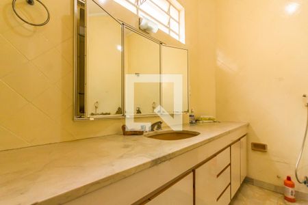 Banheiro de casa à venda com 4 quartos, 408m² em Jardim Europa, São Paulo