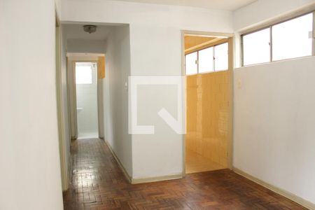 Corredor Área Intima e Cozinha de apartamento à venda com 3 quartos, 62m² em Alto de Pinheiros, São Paulo
