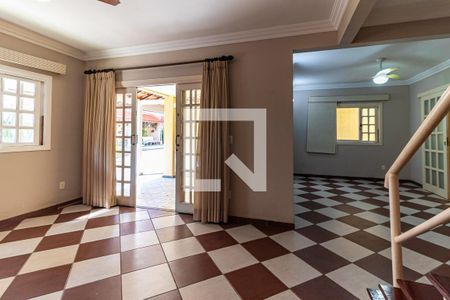 Sala de casa de condomínio à venda com 4 quartos, 155m² em Camboinhas, Niterói