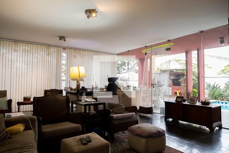 Casa à venda com 350m², 5 quartos e 4 vagasSala Íntima