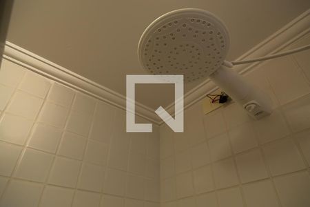 Casa à venda com 350m², 5 quartos e 4 vagasBanheiro da Suíte 1 - Chuveiro