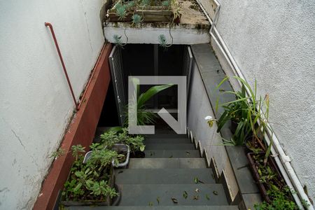 Casa à venda com 350m², 5 quartos e 4 vagasCorredor Externo