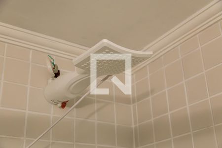 Casa à venda com 350m², 5 quartos e 4 vagasBanheiro da Suíte 5 - Chuveiro