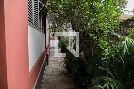 Casa à venda com 350m², 5 quartos e 4 vagasCorredor Externo 2