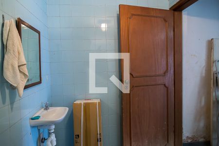 Casa à venda com 350m², 5 quartos e 4 vagasBanheiro da Garagem 1