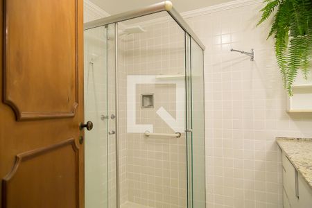 Casa à venda com 350m², 5 quartos e 4 vagasBanheiro da Suíte 5