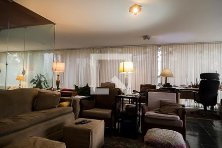 Casa à venda com 350m², 5 quartos e 4 vagasSala Íntima