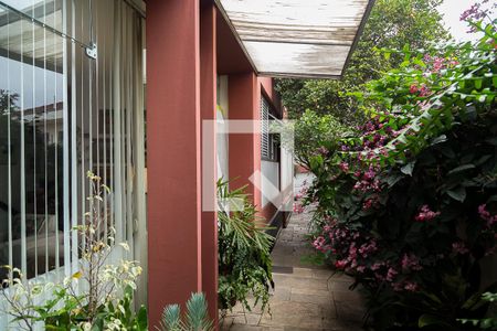 Casa à venda com 350m², 5 quartos e 4 vagasCorredor Externo 2