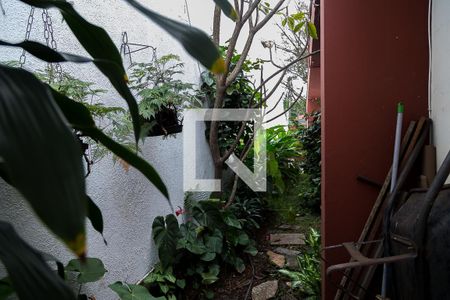 Casa à venda com 350m², 5 quartos e 4 vagasCorredor Externo 2