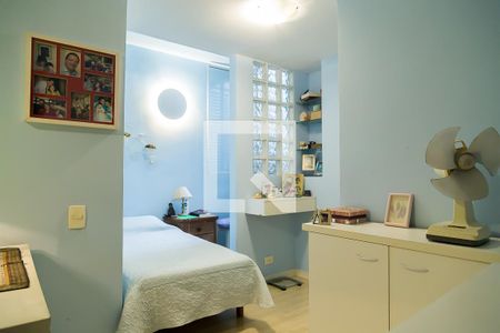 Casa à venda com 350m², 5 quartos e 4 vagasSuíte 4