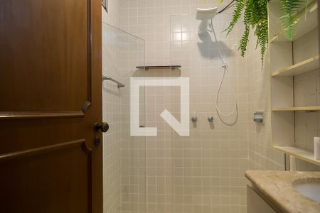 Casa à venda com 350m², 5 quartos e 4 vagasBanheiro da Suíte 3