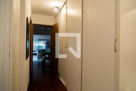 Casa à venda com 350m², 5 quartos e 4 vagasSuíte 2