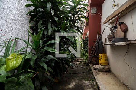 Casa à venda com 350m², 5 quartos e 4 vagasCorredor Externo 2