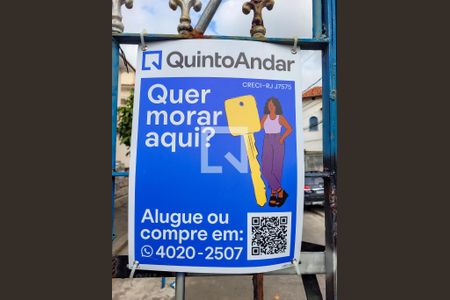 Apartamento à venda com 58m², 2 quartos e sem vagaPlaquinha QuintoAndar instalada na entrada do Condomínio
