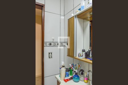 Casa à venda com 323m², 3 quartos e 4 vagas Casa à venda com 323m², 3 quartos e 4 vagasBanheiro 2