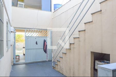 Casa à venda com 323m², 3 quartos e 4 vagas Casa à venda com 323m², 3 quartos e 4 vagasQuintal