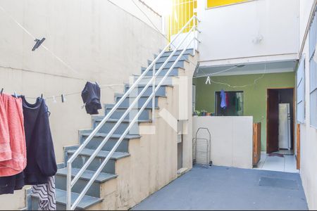 Casa à venda com 323m², 3 quartos e 4 vagas Casa à venda com 323m², 3 quartos e 4 vagasQuintal