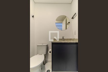 Banheiro de kitnet/studio para alugar com 1 quarto, 24m² em Santa Efigênia, São Paulo