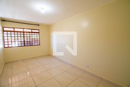 Sala de casa para alugar com 3 quartos, 120m² em Conjunto 5, Brasília