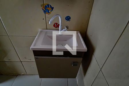banheiro de casa para alugar com 1 quarto, 50m² em Curicica, Rio de Janeiro