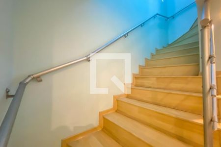 Casa à venda com 177m², 3 quartos e 3 vagasEscada