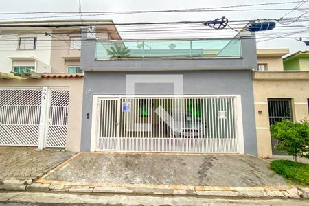 Casa à venda com 177m², 3 quartos e 3 vagasFachada