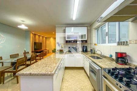 Casa à venda com 177m², 3 quartos e 3 vagasCozinha