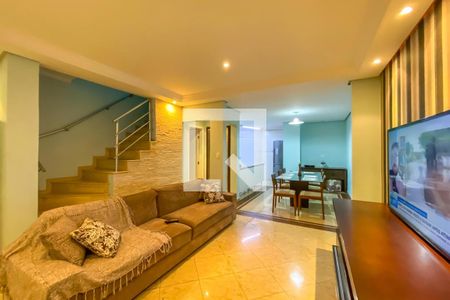 Casa à venda com 177m², 3 quartos e 3 vagasSala