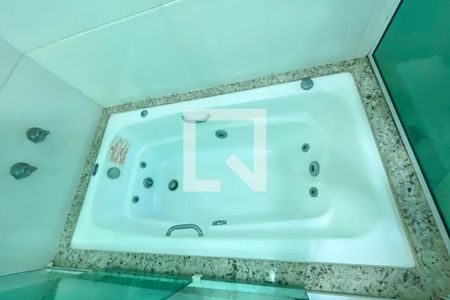 Casa à venda com 177m², 3 quartos e 3 vagasBanheiro da Suíte 1