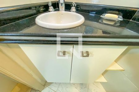 Casa à venda com 177m², 3 quartos e 3 vagasBanheiro da Suíte 2