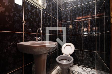 Casa para alugar com 432m², 4 quartos e 1 vaga Casa para alugar com 432m², 4 quartos e 1 vagaBanheiro Social
