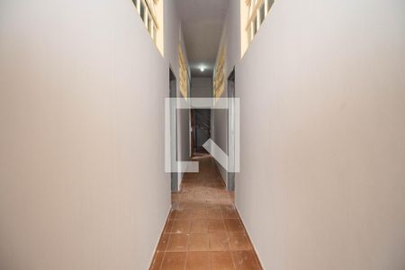 Casa para alugar com 432m², 4 quartos e 1 vaga Casa para alugar com 432m², 4 quartos e 1 vagaCorredor