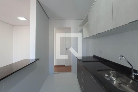 Cozinha de apartamento para alugar com 2 quartos, 55m² em Santa Teresinha, São Paulo