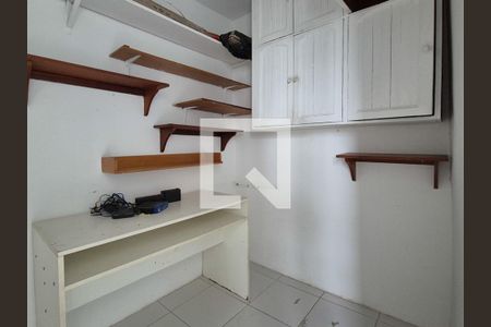 Apartamento à venda com 72m², 2 quartos e 1 vaga Apartamento à venda com 72m², 2 quartos e 1 vagaQuarto de Serviço