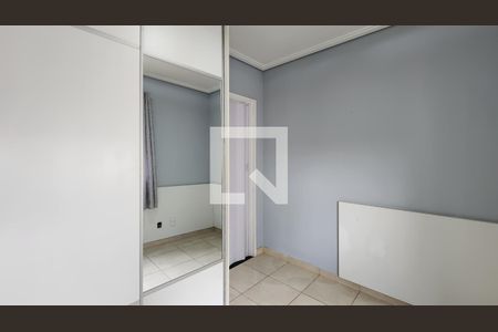 Quarto 1 de apartamento para alugar com 2 quartos, 80m² em Jardim Tupanci, Barueri