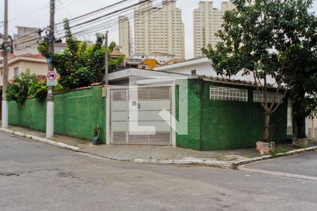 Casa à venda com 211m², 4 quartos e 2 vagasFachada