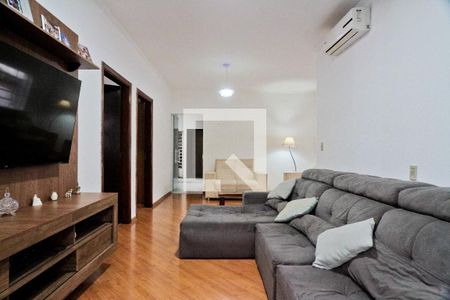 Sala de casa para alugar com 3 quartos, 211m² em Vila Arcadia, São Paulo