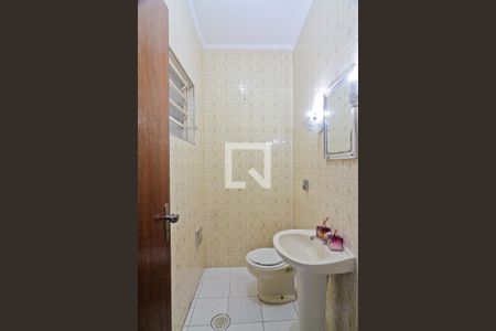 Casa à venda com 211m², 4 quartos e 2 vagasLavabo