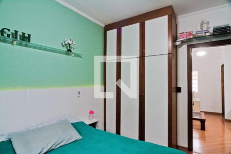 Casa à venda com 211m², 4 quartos e 2 vagasQuarto 2