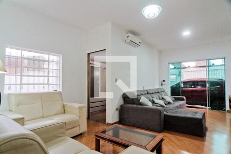 Sala de casa à venda com 3 quartos, 211m² em Vila Arcadia, São Paulo