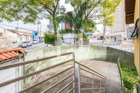Quintal e Garagem de casa à venda com 5 quartos, 200m² em Jardim das Maravilhas, Santo André