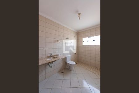 Banheiro do Quarto 1 de casa à venda com 5 quartos, 200m² em Jardim das Maravilhas, Santo André