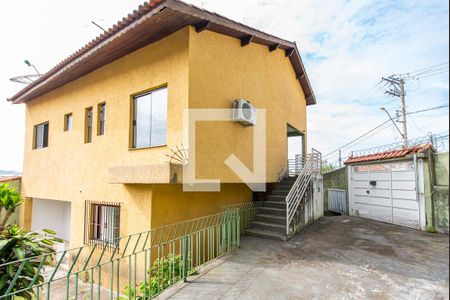 Quintal e Garagem de casa à venda com 5 quartos, 200m² em Jardim das Maravilhas, Santo André