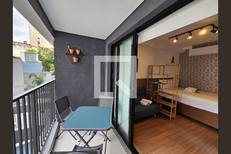 Studio para alugar com 28m², 1 quarto e sem vaga Studio para alugar com 28m², 1 quarto e sem vagaVaranda