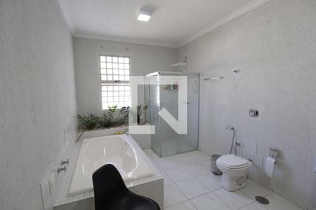 Casa para alugar com 402m², 3 quartos e 4 vagasBanheiro da Suíte 3