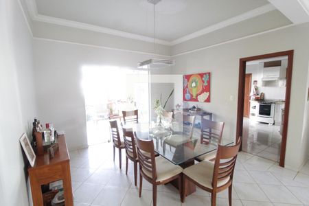 Sala 2 de casa para alugar com 3 quartos, 402m² em Jardim Karaíba, Uberlândia