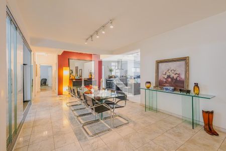 Apartamento à venda com 246m², 2 quartos e 2 vagasSala