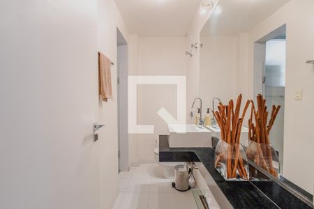 Apartamento à venda com 246m², 2 quartos e 2 vagasBanheiro