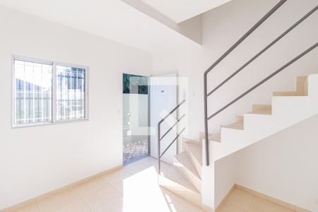 Sala de casa de condomínio para alugar com 2 quartos, 45m² em Vila Santa Terezinha, Carapicuíba
