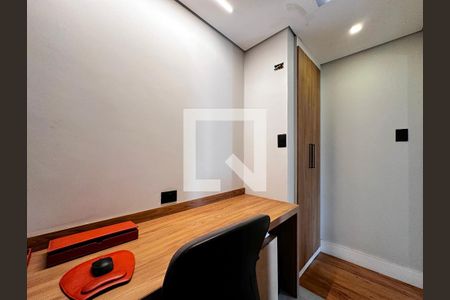 Casa à venda com 230m², 2 quartos e 1 vagaEscritório